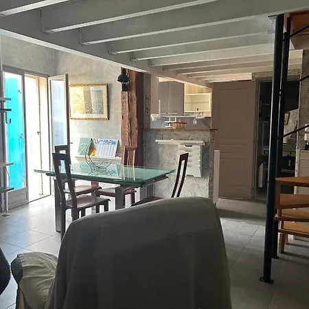 La Maison Des Lauriers Rouges * بيرياك-دي-مير