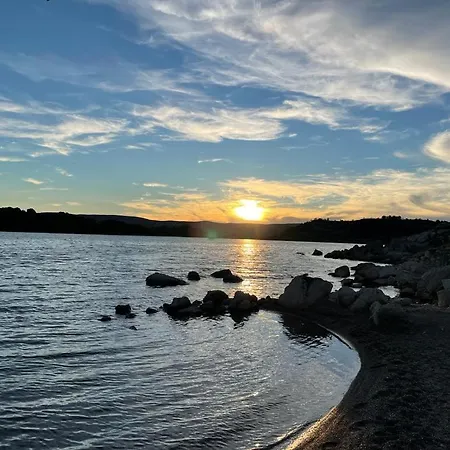 La Maison Des Lauriers Rouges Vakantiehuis *