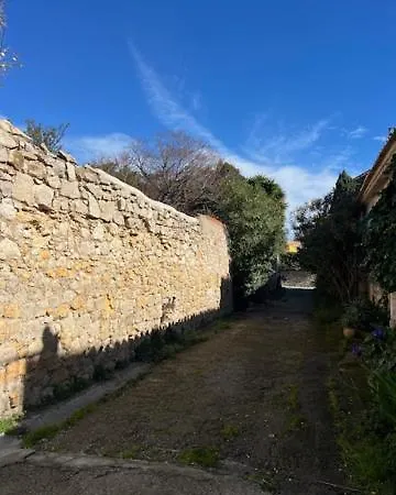Vakantiehuis La Maison Des Lauriers Rouges