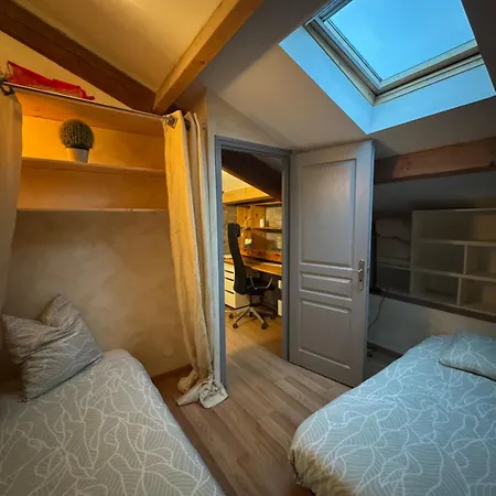 La Maison Des Lauriers Rouges Holiday home