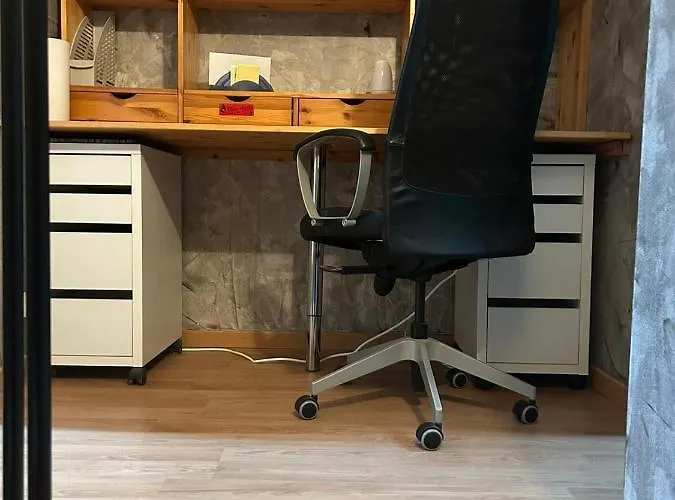 La Maison Des Lauriers Rouges