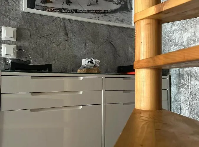 Semesterbostad La Maison Des Lauriers Rouges